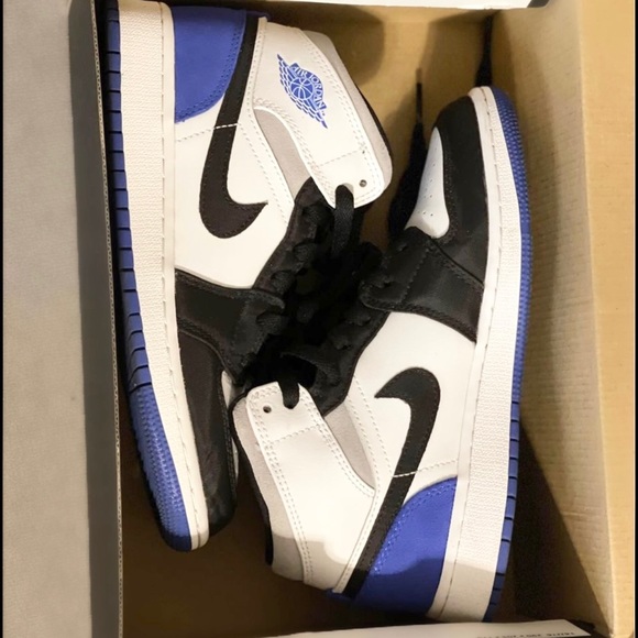 Air Jordan 1 Mid SE - Picture 1 of 2
